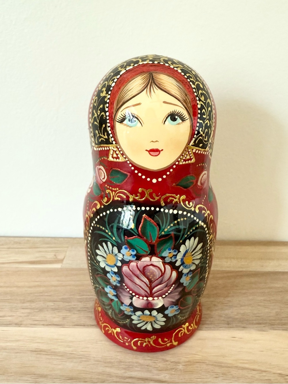 Russian Nesting Doll 5 Pieces Hand Painted